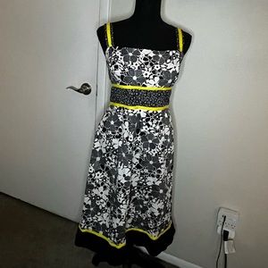 Studio I Black and White Floral Dress